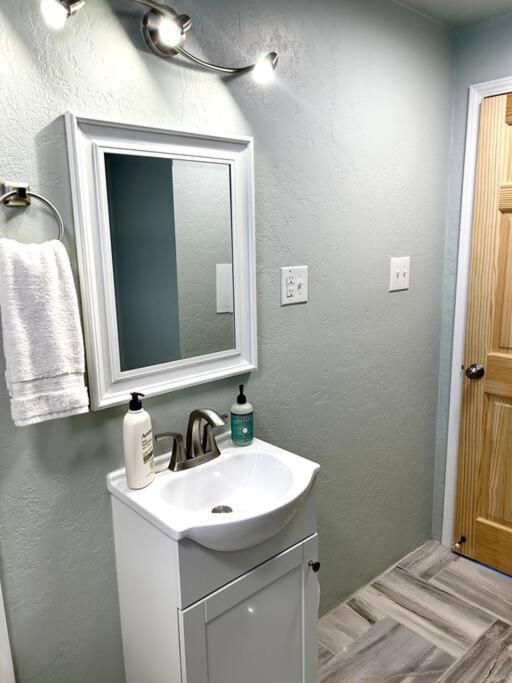 Fully Furnished, Serene Taos House Exterior photo